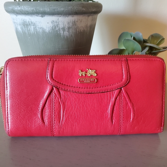 Vintage Red Coach Zipper Wallet - Picture 1 of 5